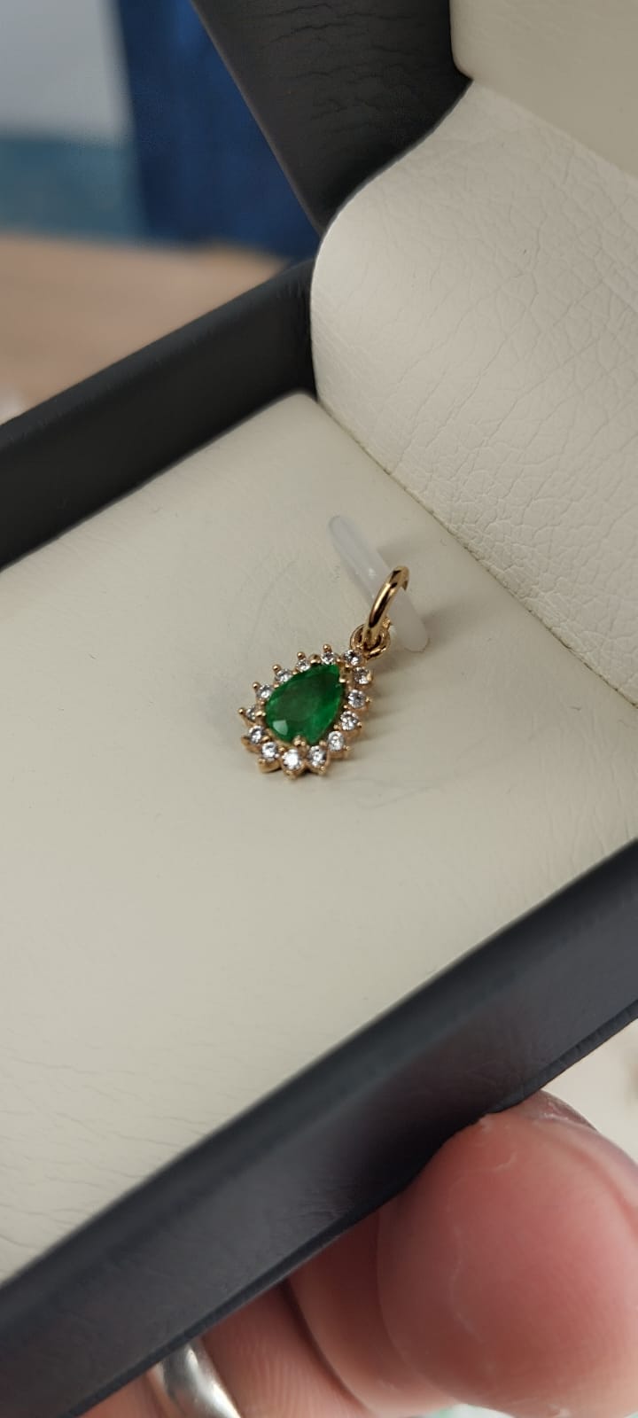 DIjen en Oro 18K
