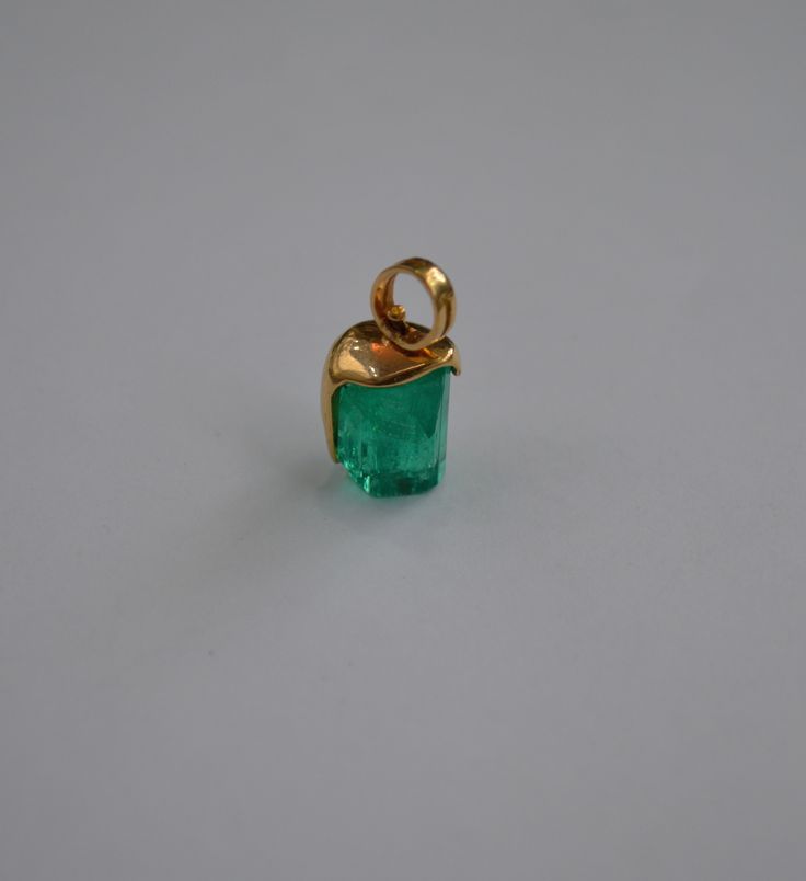 Dije Canutillo Oro 18K