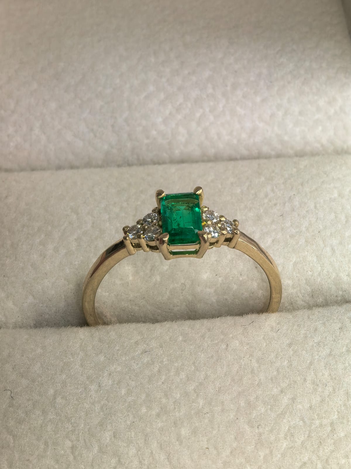 Anillo Oro 18k Esmeralda y Diamante